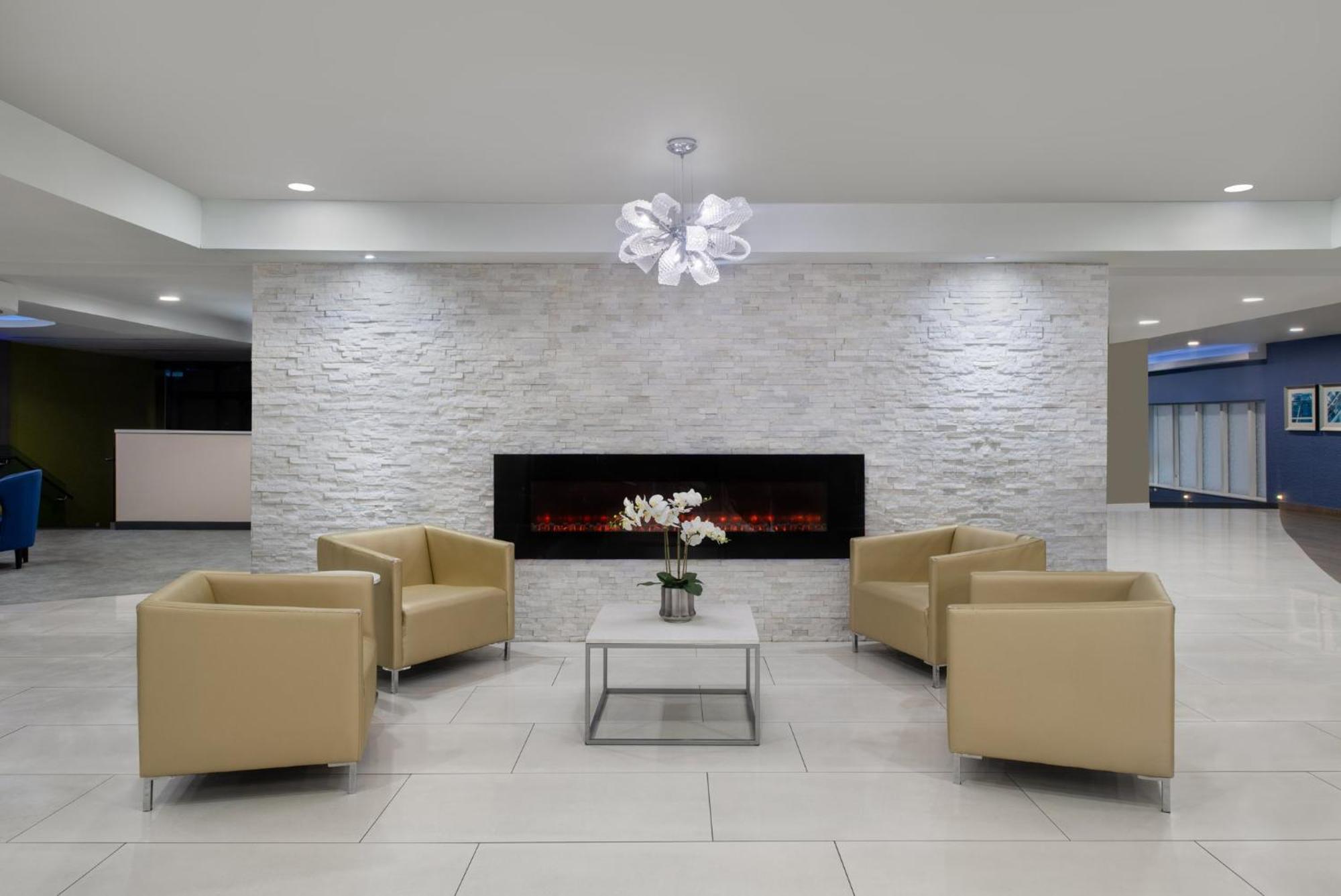 Crowne Plaza Kitchener-Waterloo By Ihg Otel Dış mekan fotoğraf