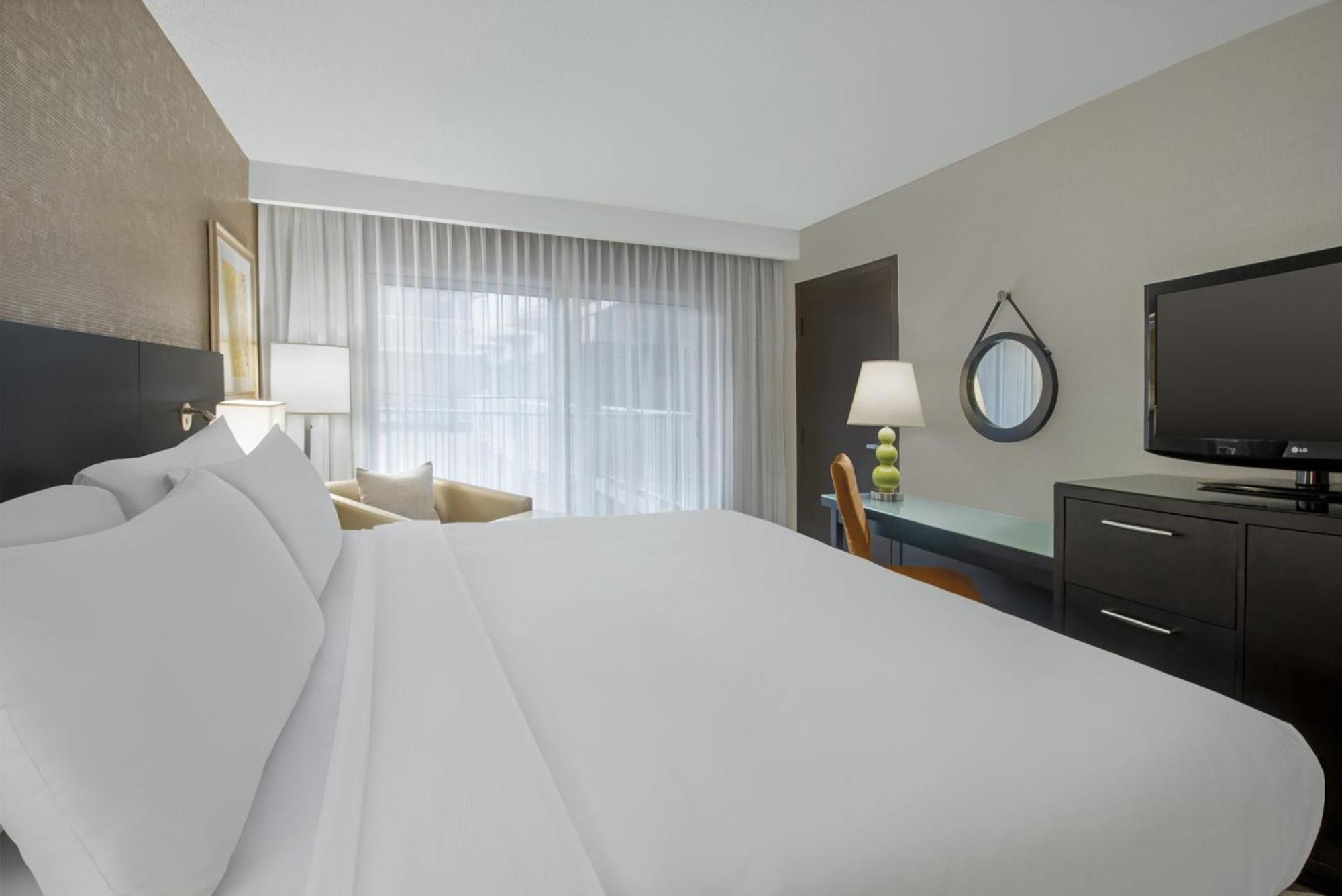 Crowne Plaza Kitchener-Waterloo, An Ihg Hotel Dış mekan fotoğraf