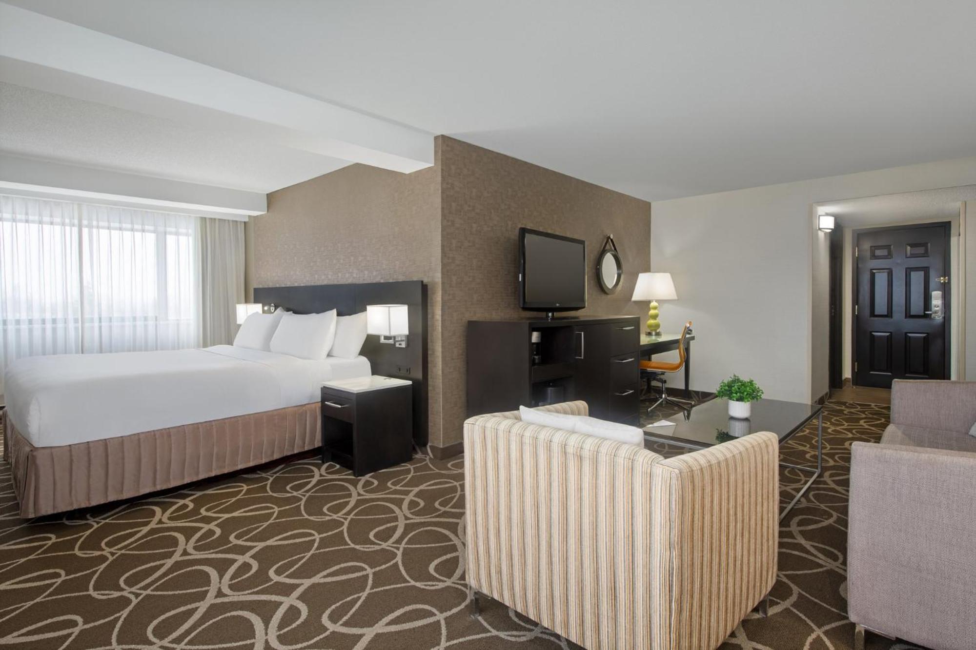 Crowne Plaza Kitchener-Waterloo, An Ihg Hotel Dış mekan fotoğraf