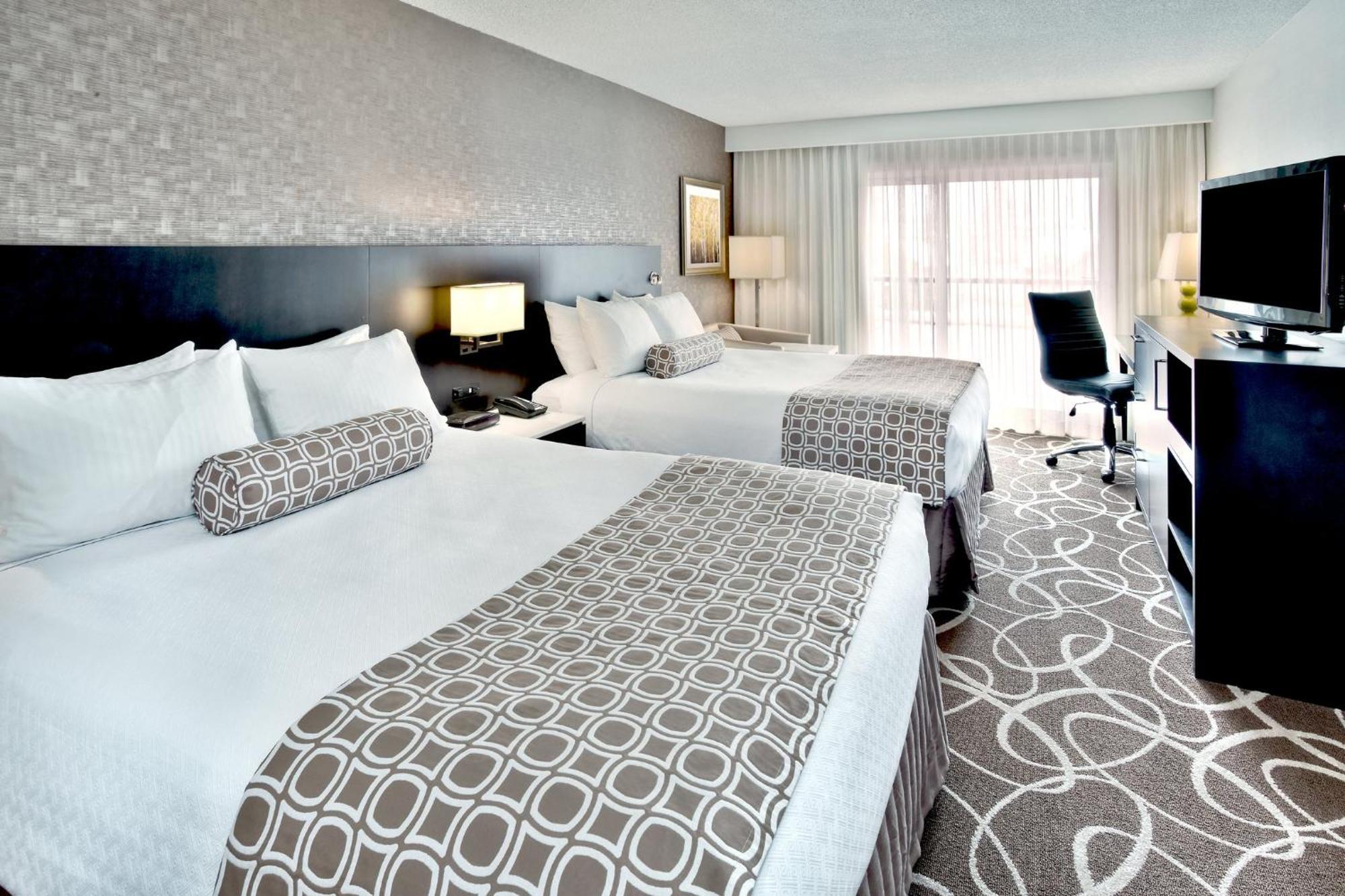 Crowne Plaza Kitchener-Waterloo, An Ihg Hotel Dış mekan fotoğraf